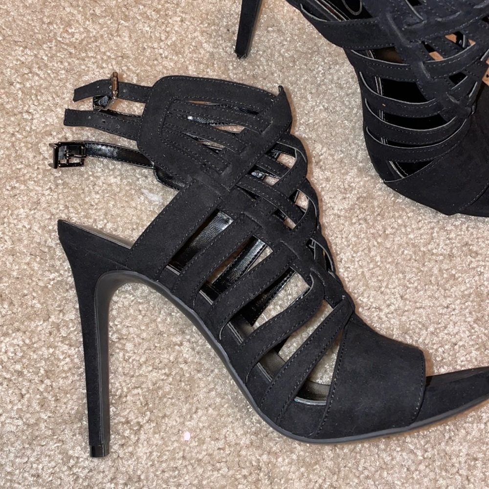 Black Jessica Simpson Heels - Super Cute!